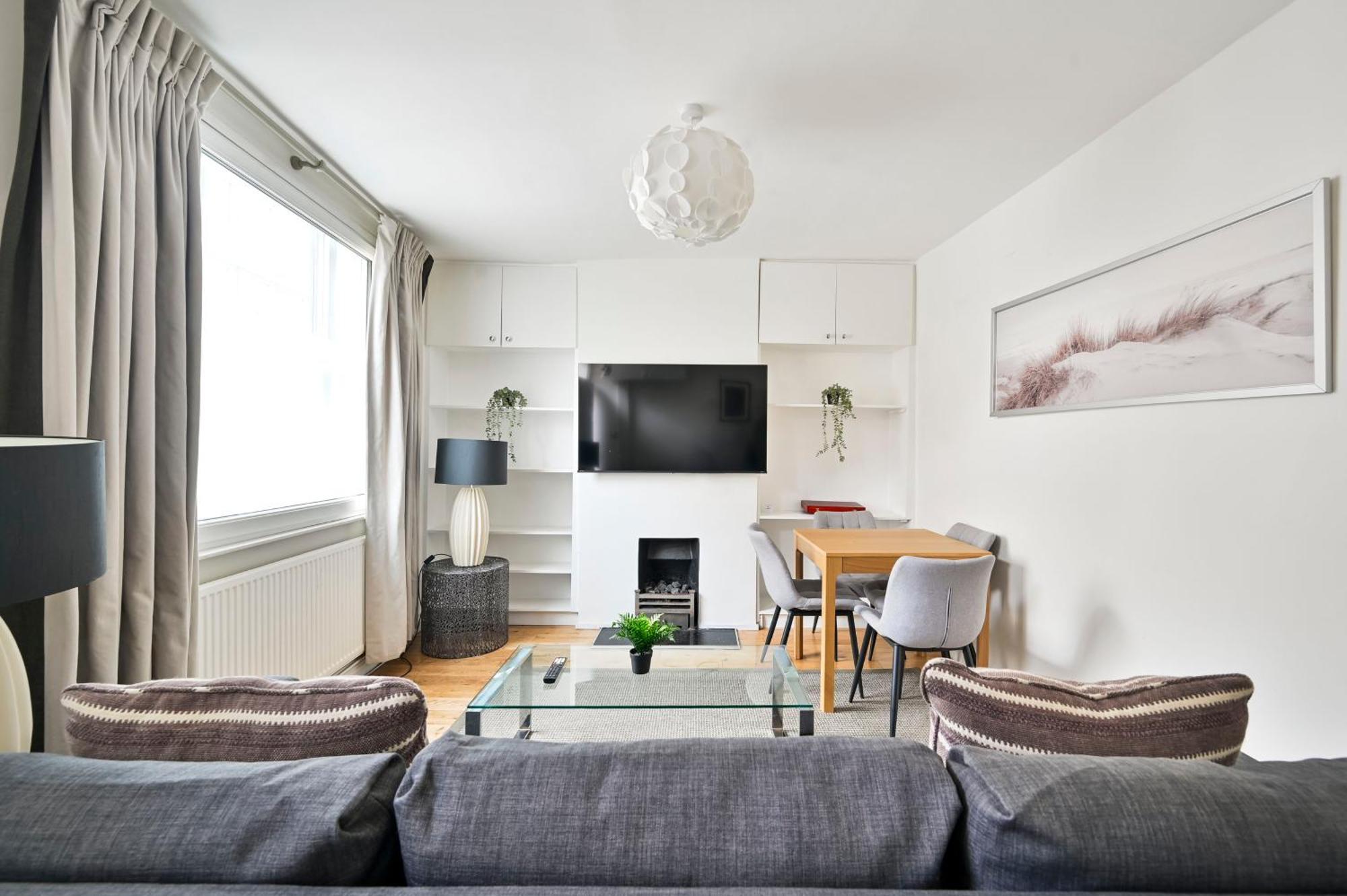 Comfortable Near Sloane Square Apartment *